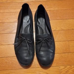 Born black flats loafers size 8